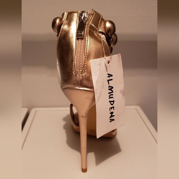 ALMUDENA Spike & Ball Ankle Strapped Stiletto High Heels (Gold) size: 7 1/2 - Picture 6 of 7